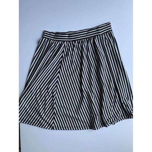 NWT ASOS petite black and white striped skirt size - Picture 1 of 4